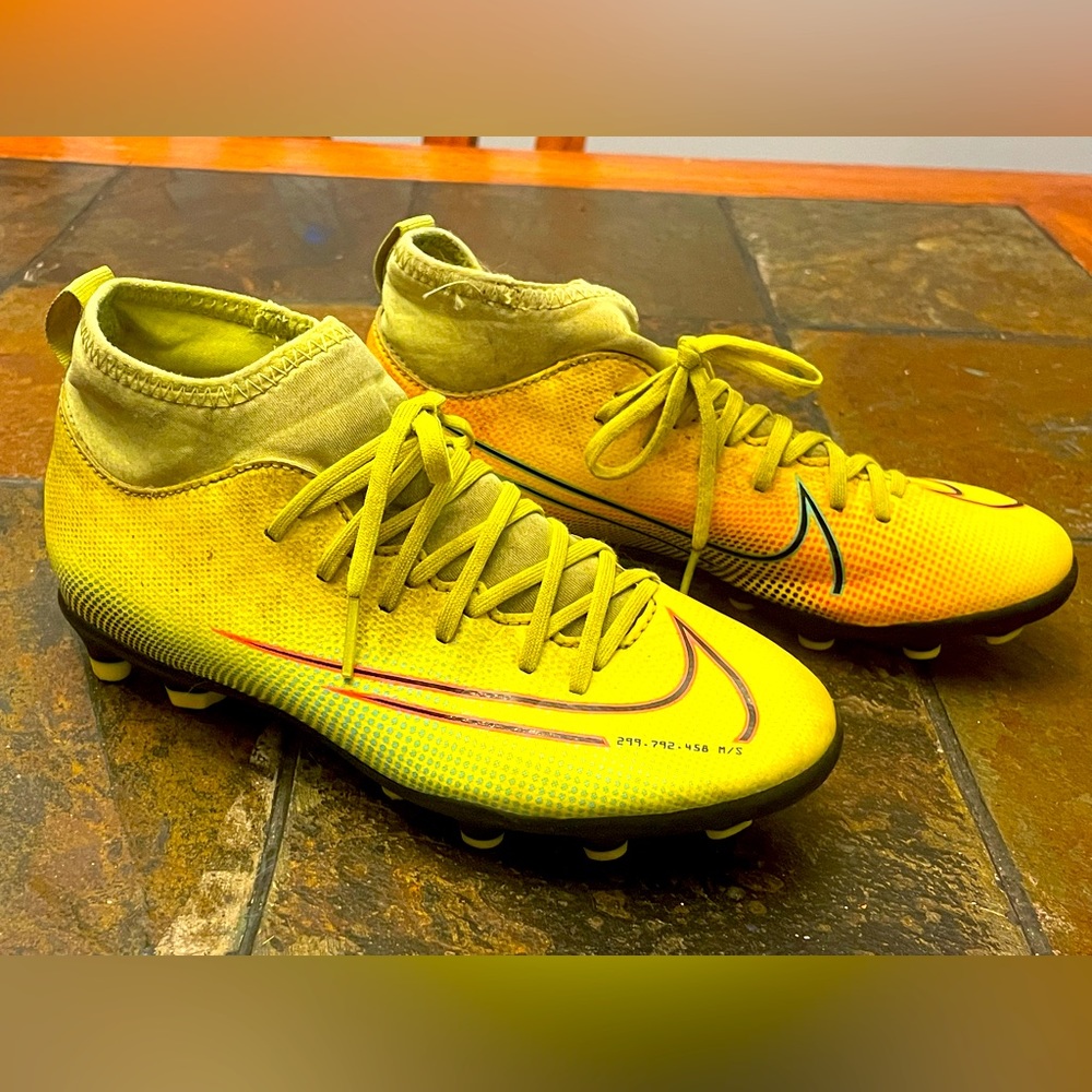 Boys Nike soccer cleats